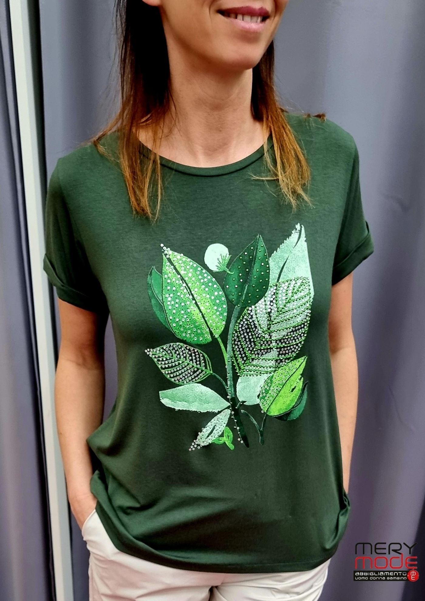 T-shirt donna Viscosette con stampa centrale foglie art. 1650. Mery Mode  Abbigliamento